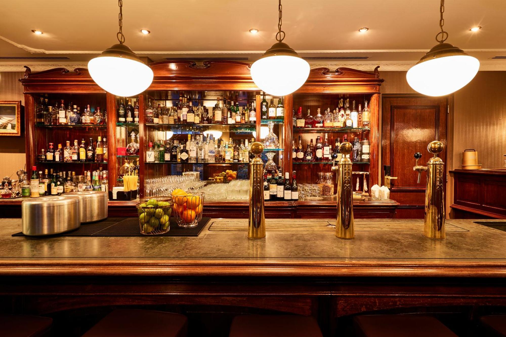 Hotel Sofitel Legend The Grand Amsterdam Esterno foto The bar at the Savoy
